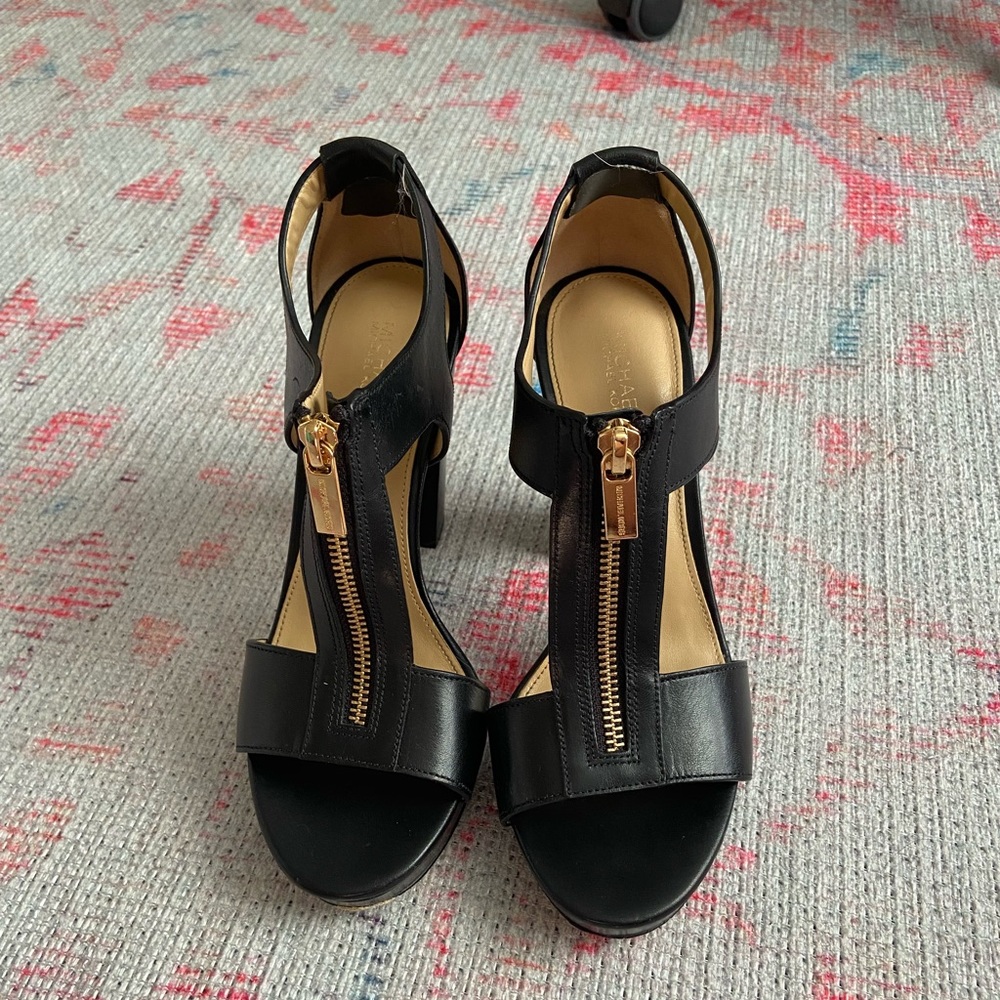 Michael Kors Black Berkeley T-Strap Platform Heels SIZE 7